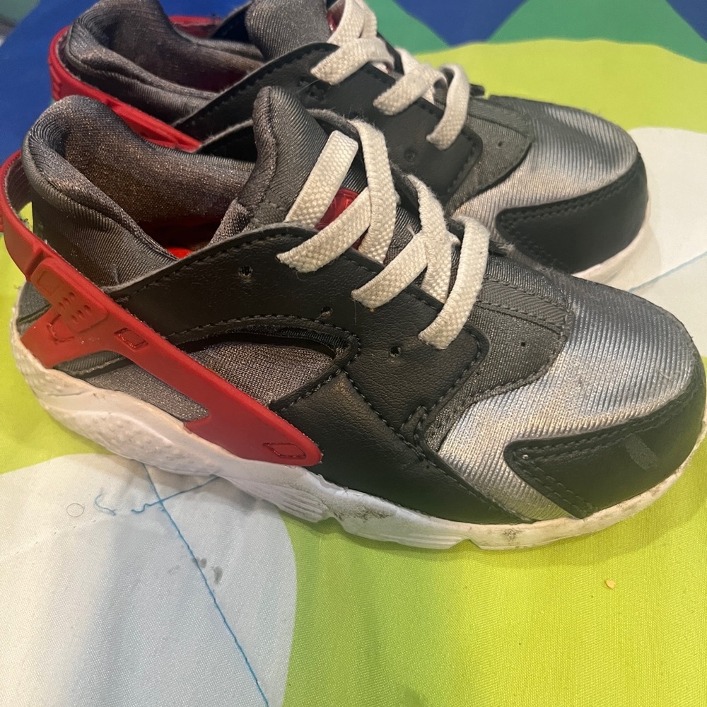 Kids' Black and Red Sneakers - Picture 3 of 4